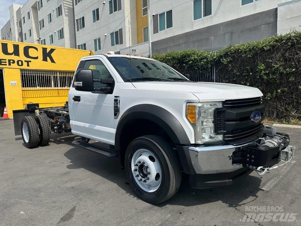 Ford F 550 商用底盤車