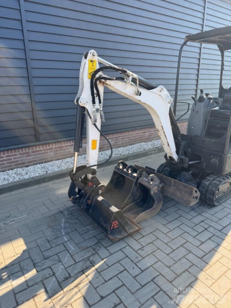 Bobcat E 17 小型挖土機/掘鑿機<7t(小型挖掘機)
