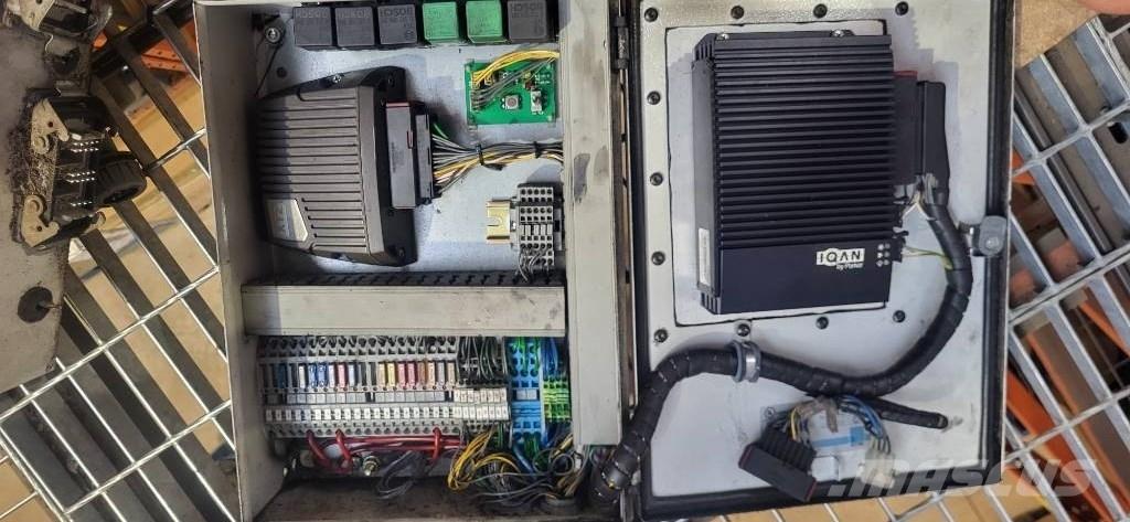 Logset 8H ENGINE BOX 電子設備