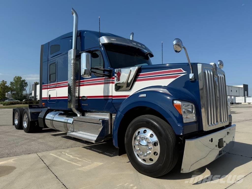 Kenworth W 990 曳引機組件
