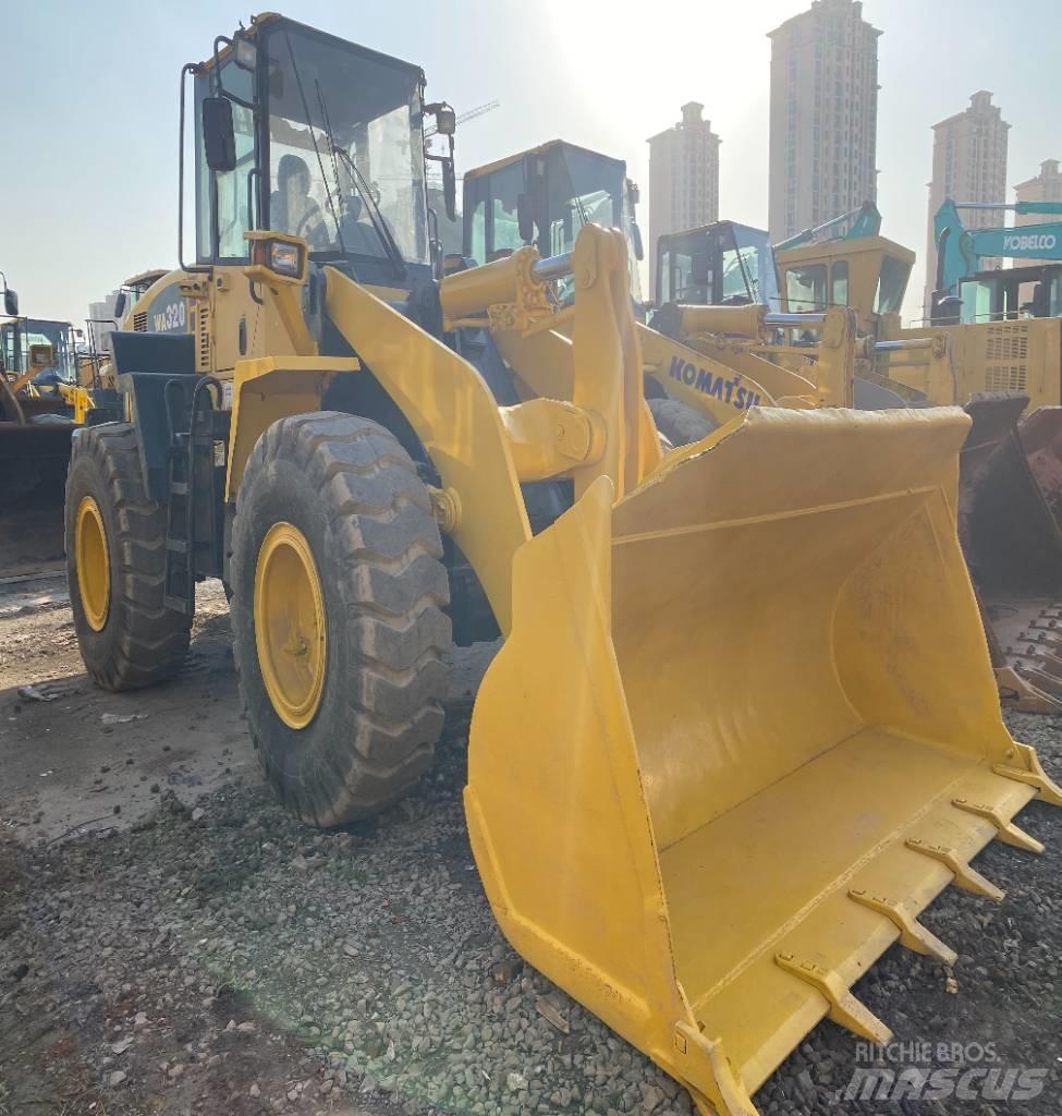 Komatsu WA 320-5 輪胎式裝載機