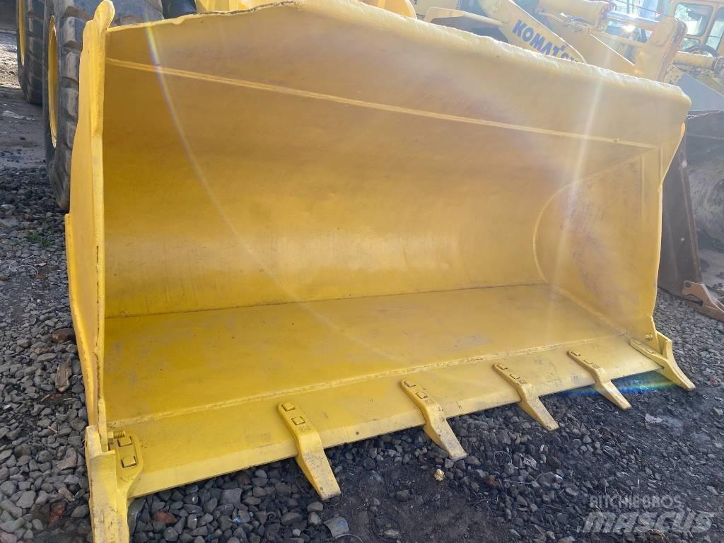Komatsu WA 320-5 輪胎式裝載機