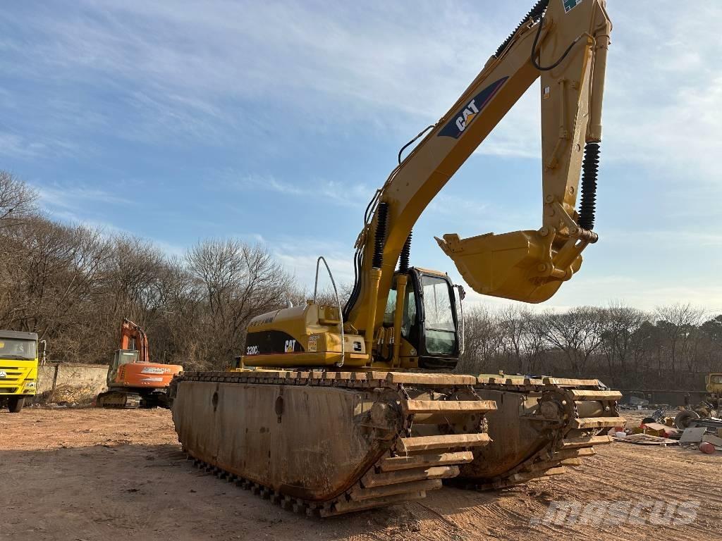 CAT 320 C L 水陸兩用挖掘機