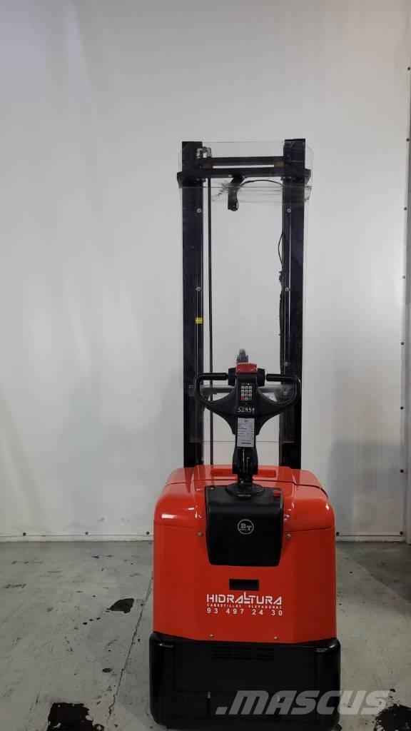BT SPE 125 自走式堆積機