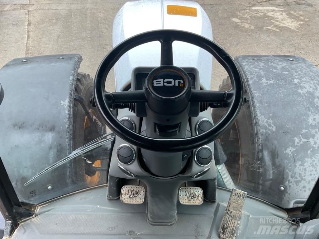 JCB Fastrac 4220 曳引機