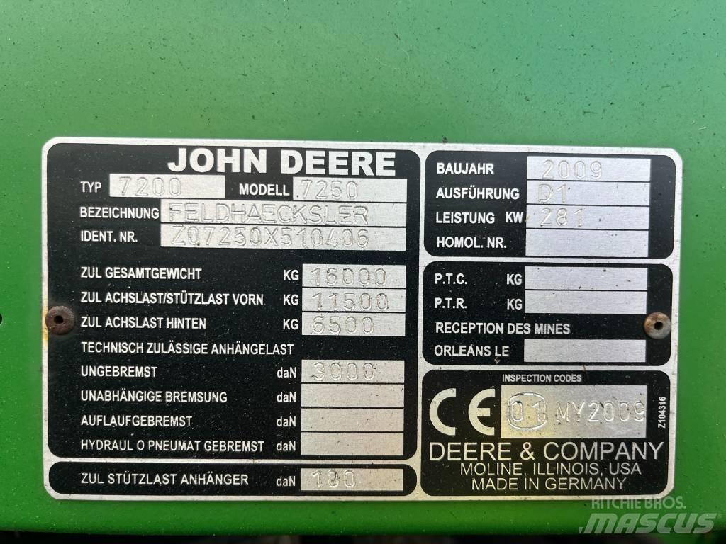John Deere 7250 自走式飼料採集機