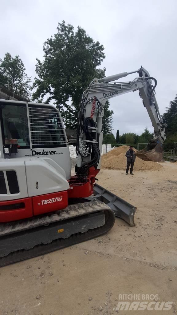 Takeuchi TB 260 小型挖土機/掘鑿機<7t(小型挖掘機)
