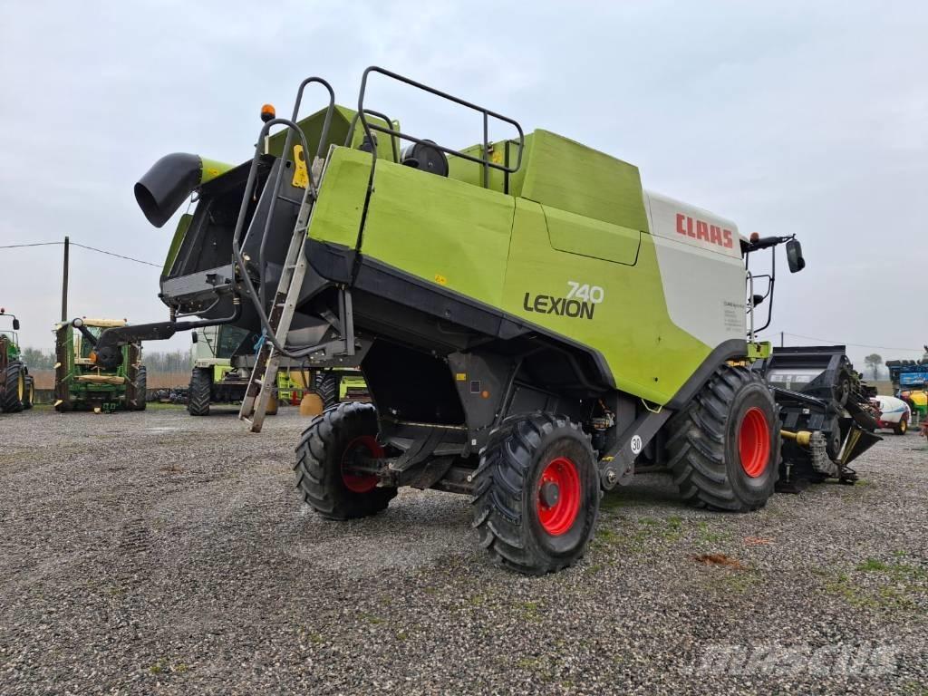 CLAAS Lexion 740 聯合收穫機