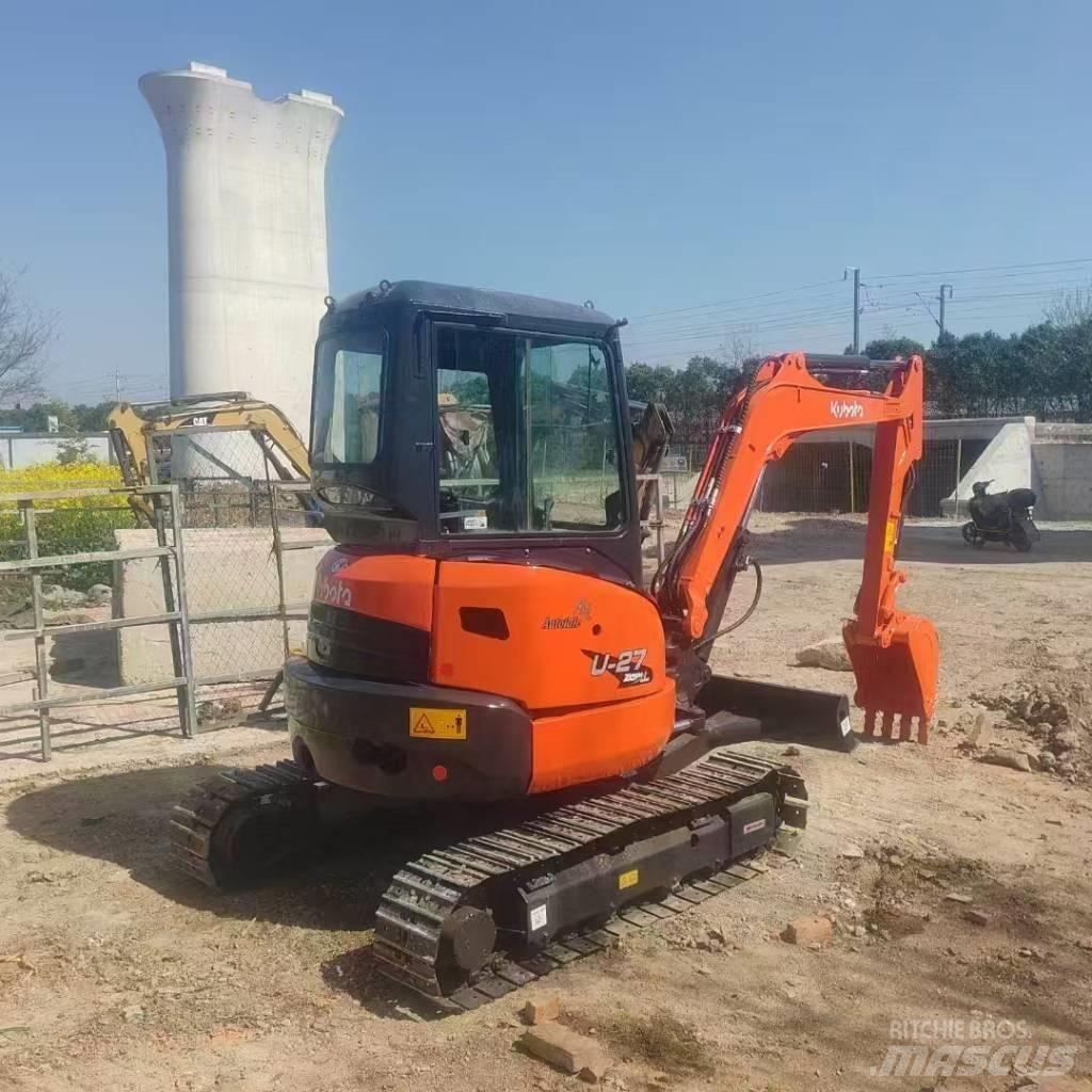 Kubota U 27 小型挖土機/掘鑿機<7t(小型挖掘機)