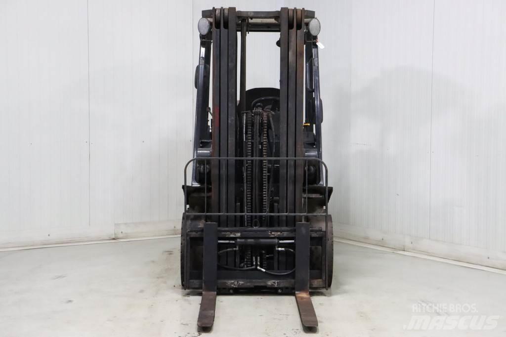 Nissan U1D2A20LQ 液化石油氣LPG卡車