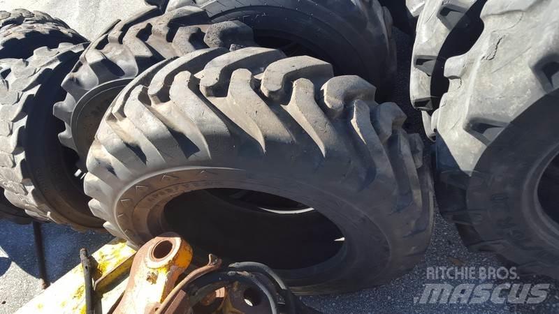  Pneu 10.5/80-18 輪胎、車輪和輪圈