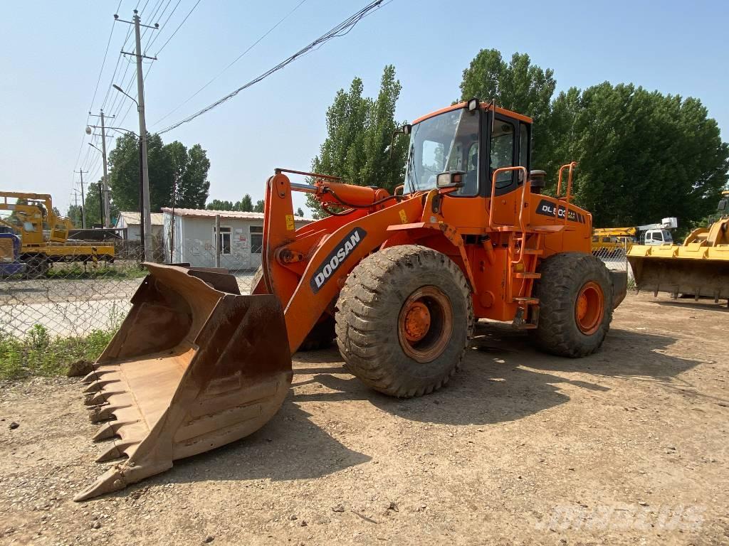 Doosan DL503 輪胎式裝載機
