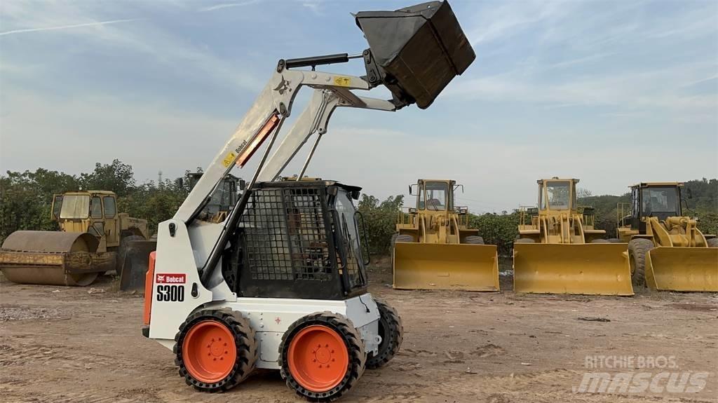 Bobcat S 300 滑移轉向裝載機