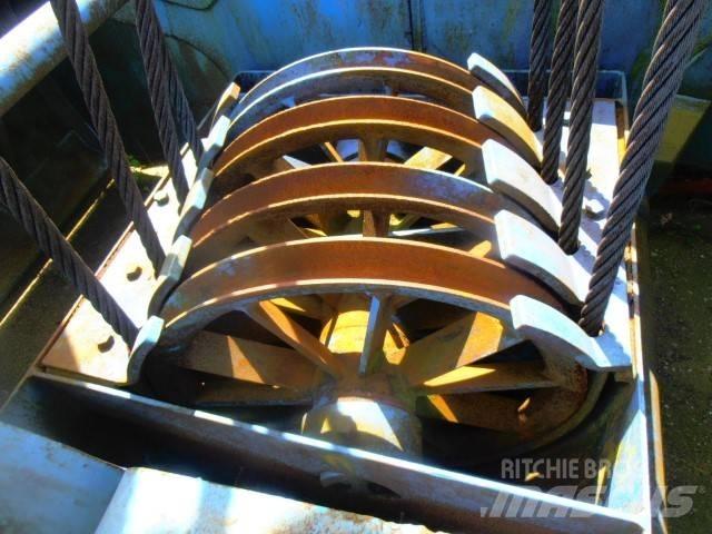  Clamshell 17½ m³ 兩爪吊夾