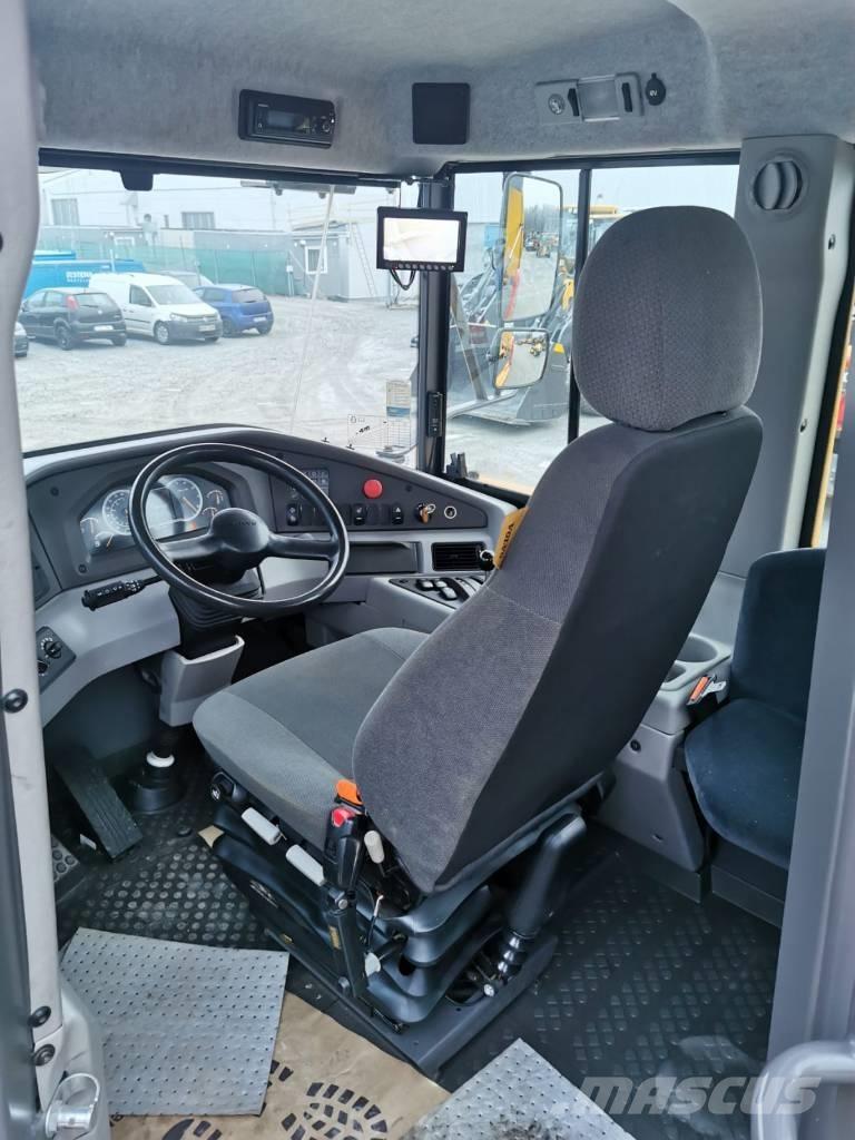 Volvo A25G 鉸接式起吊車
