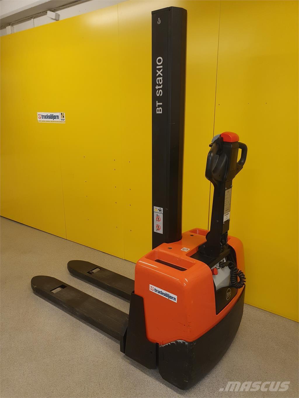 BT HWE100 自走式堆積機