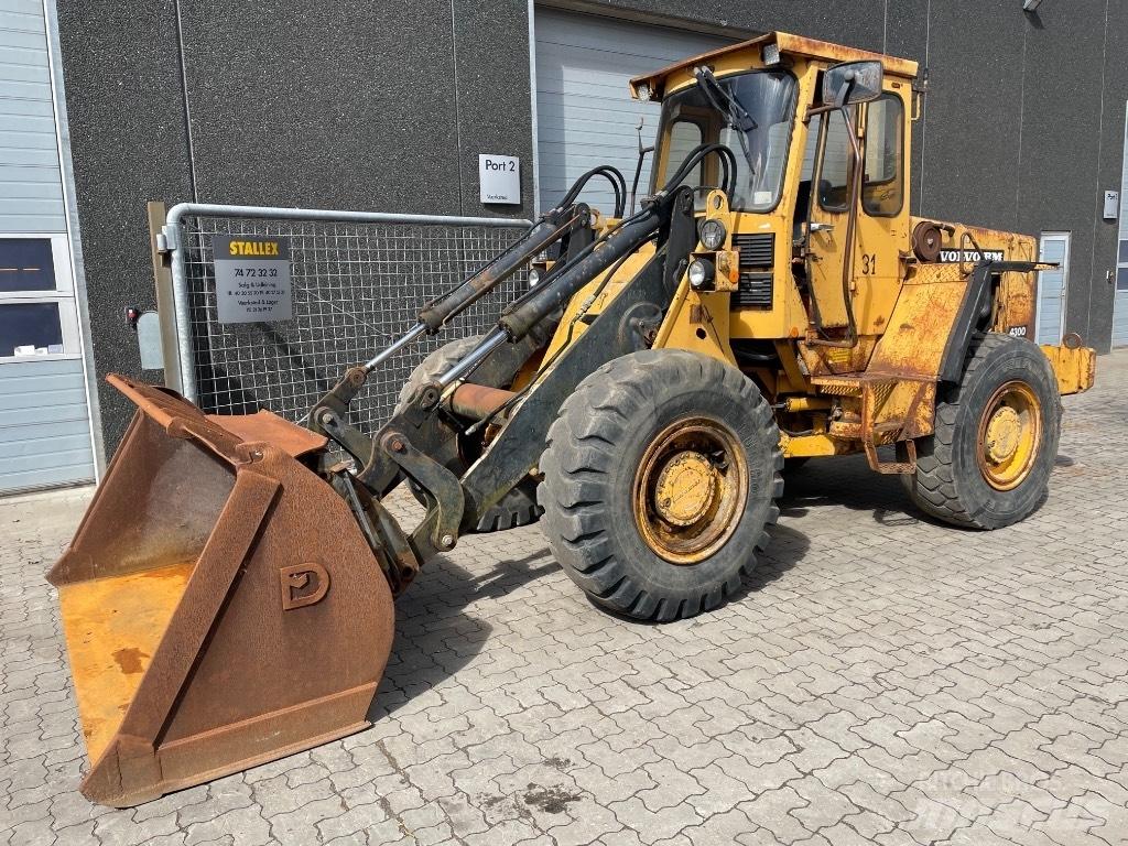 Volvo 4300 輪胎式裝載機