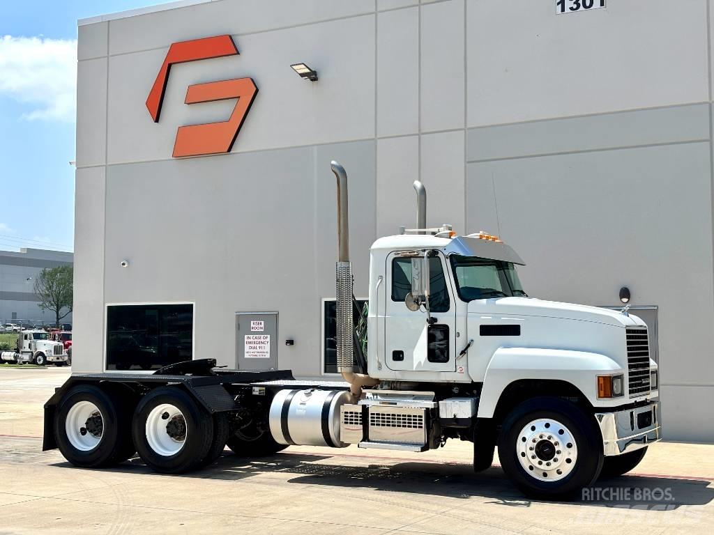 Mack Pinnacle 64T 曳引機組件