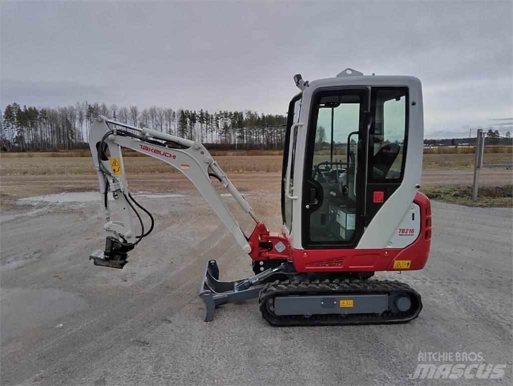 Takeuchi TB 216 小型挖土機/掘鑿機<7t(小型挖掘機)