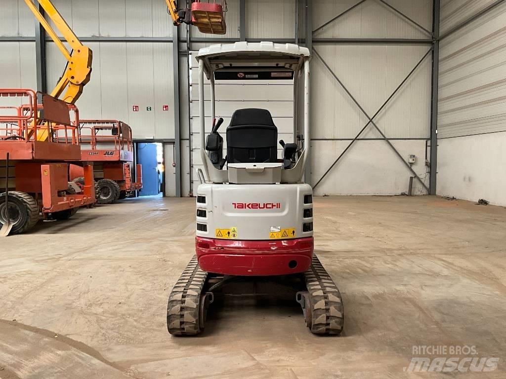 Takeuchi TB 215 R 小型挖土機/掘鑿機<7t(小型挖掘機)