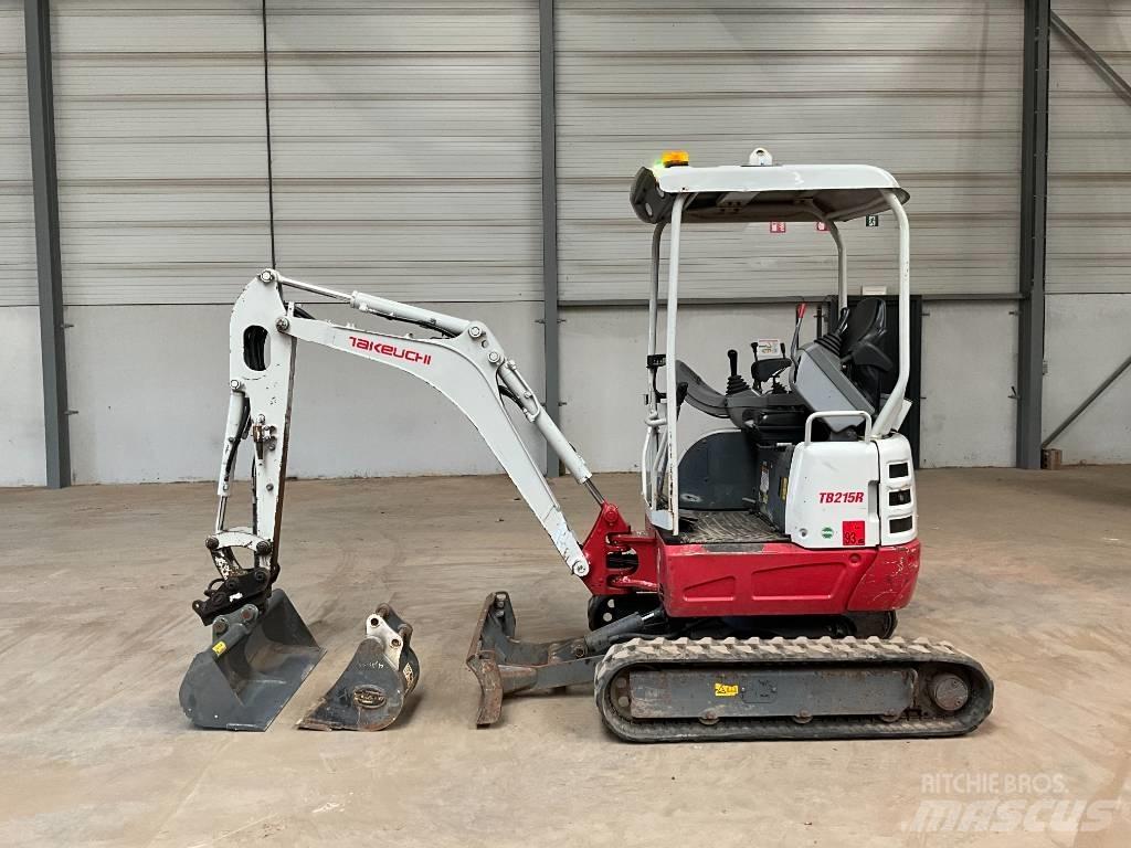 Takeuchi TB 215 R 小型挖土機/掘鑿機<7t(小型挖掘機)