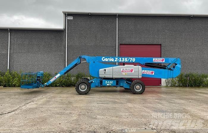 Genie Z135-70 曲臂高空作業車
