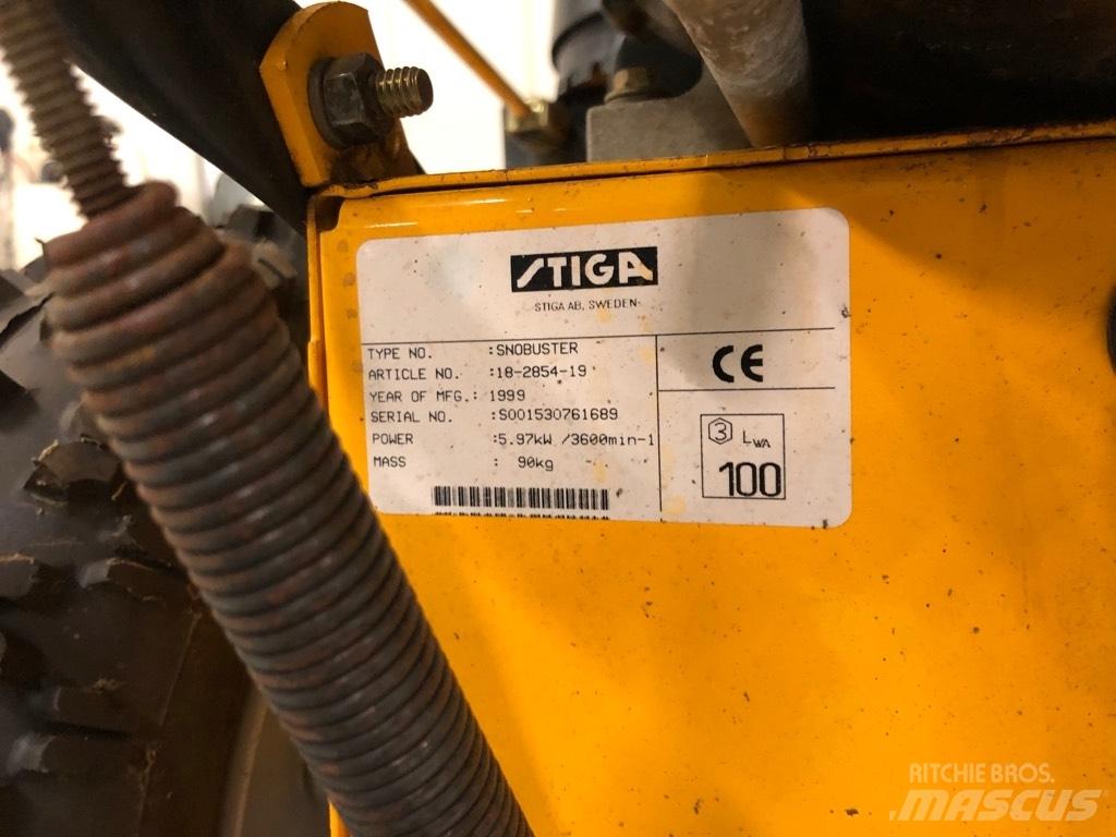 Stiga Snowbuster 多用途機械