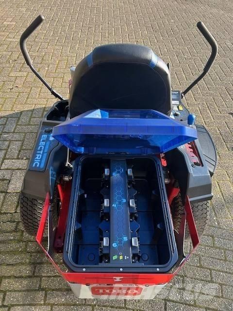 Toro eMR 4275 騎乘式割草機