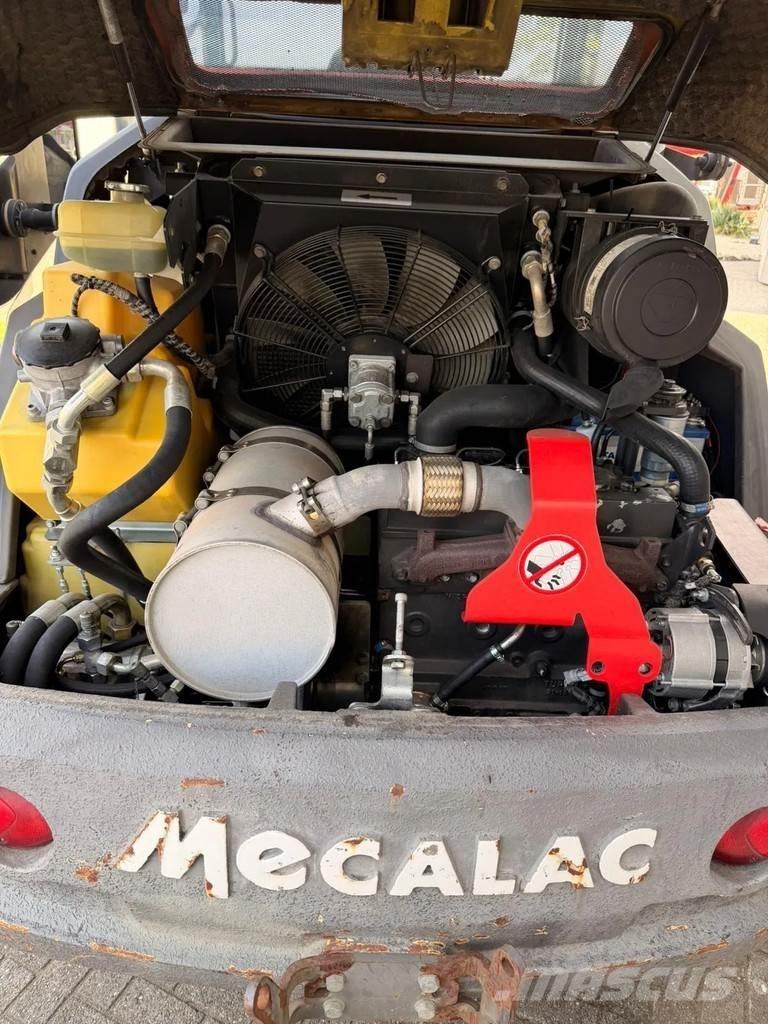Mecalac AS700 輪胎式裝載機