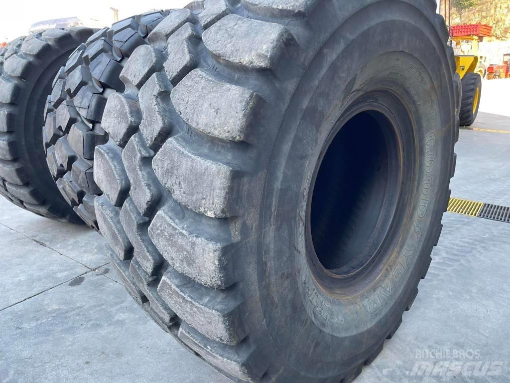 CAT 982M 輪胎式裝載機