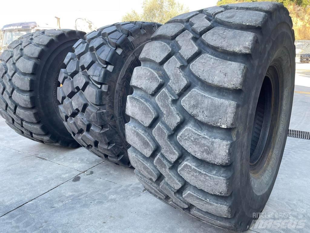 CAT 982M 輪胎式裝載機