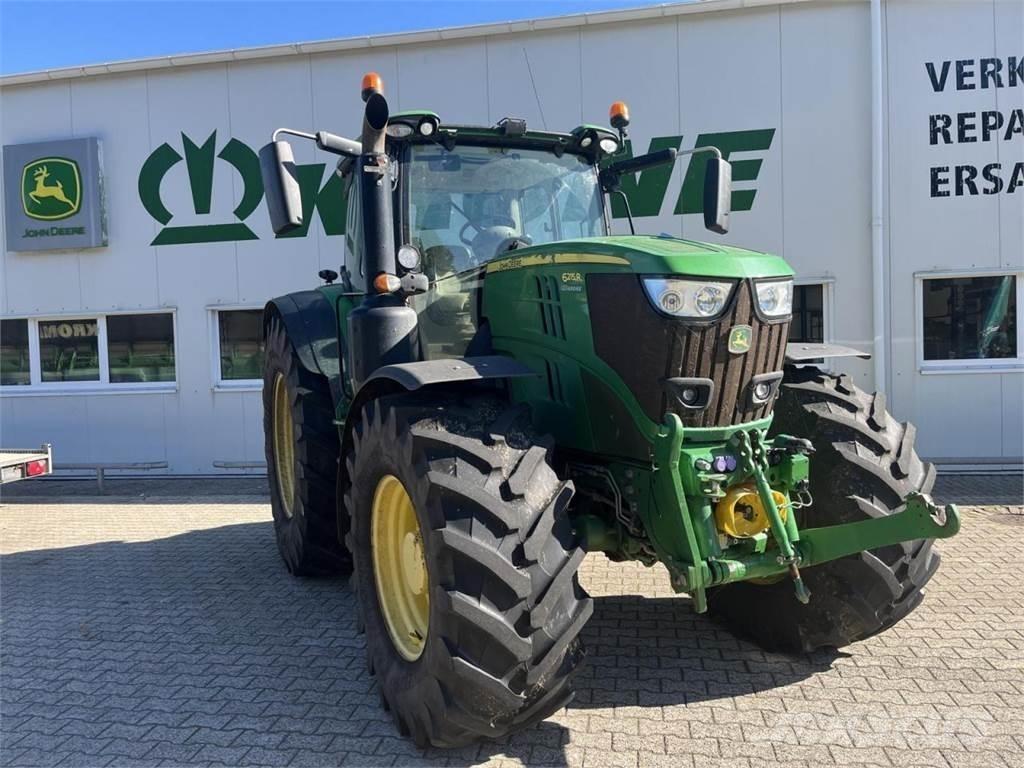 John Deere 6215R 曳引機