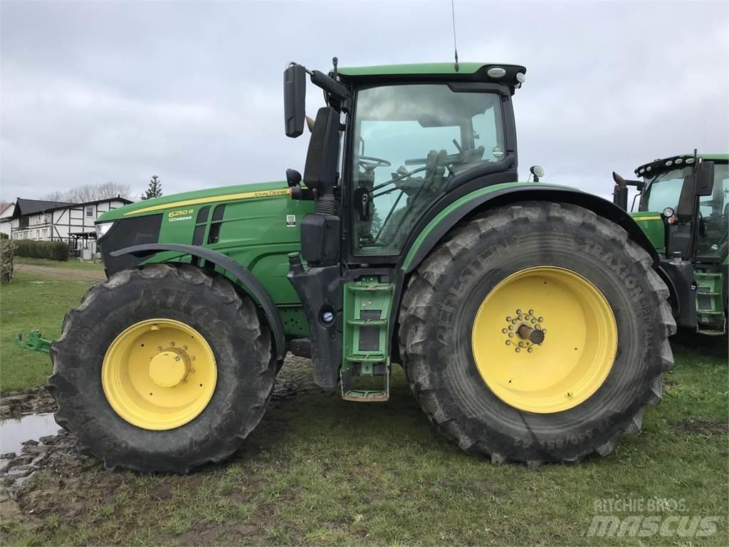 John Deere 6250R 曳引機