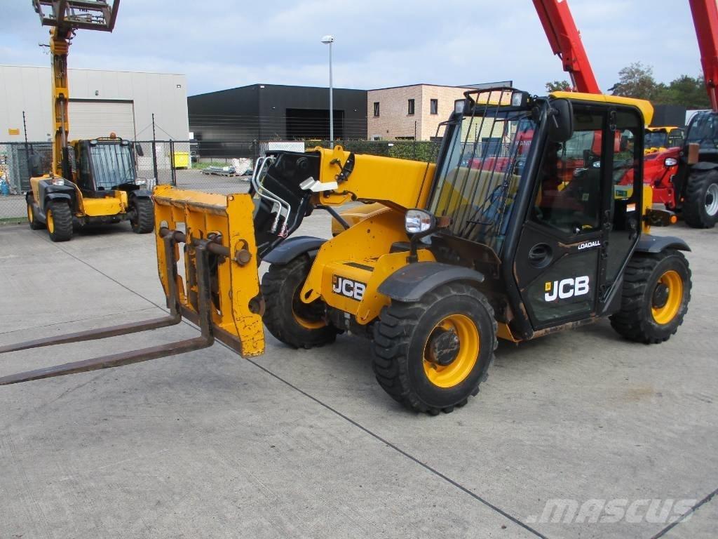 JCB 525-60 (404) 伸縮臂操作車