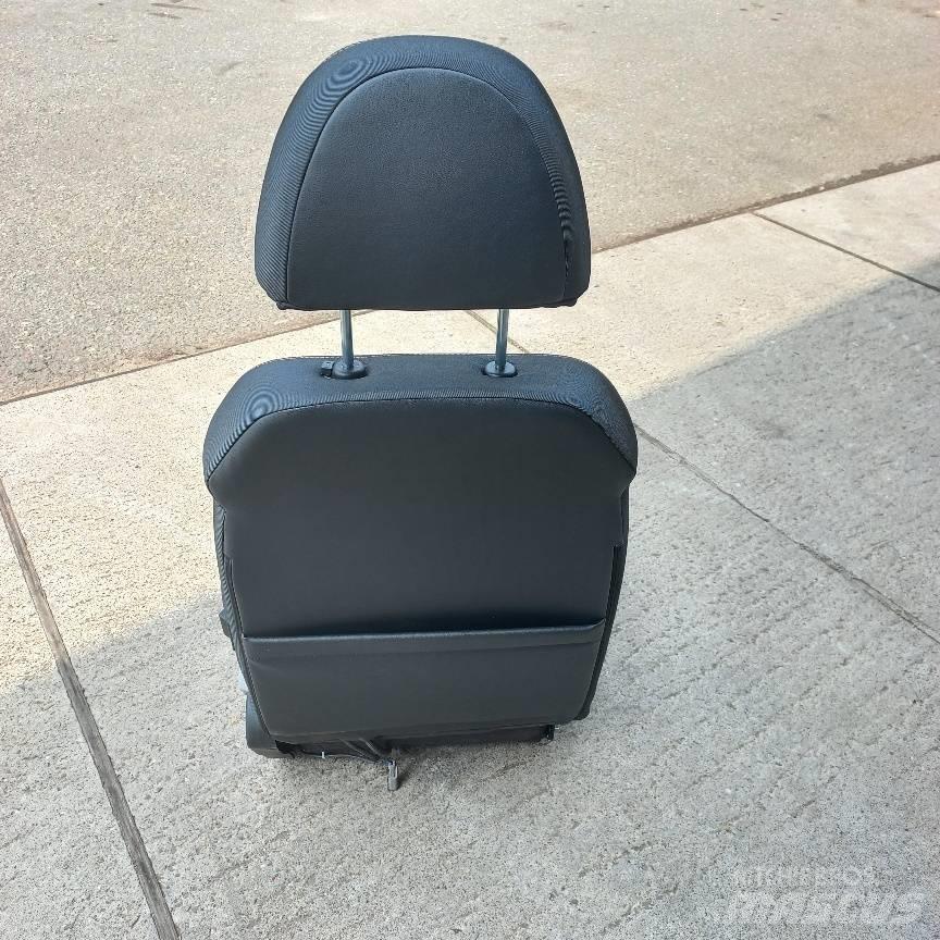 CASE CX210E stoel 駕駛室與內部
