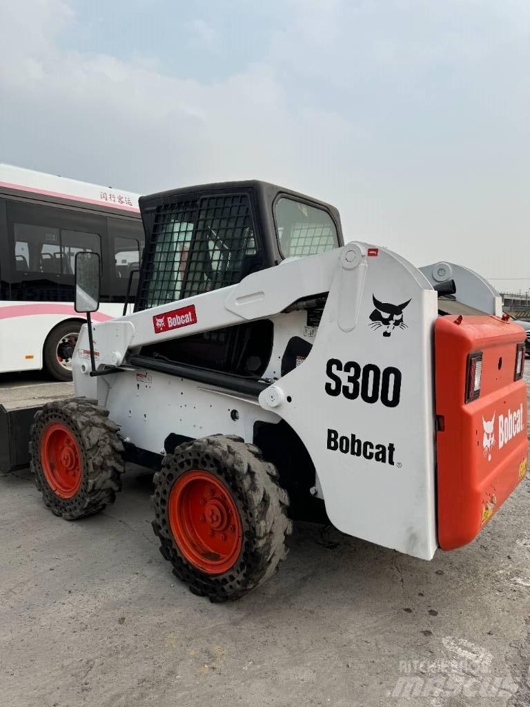Bobcat S 300 滑移轉向裝載機