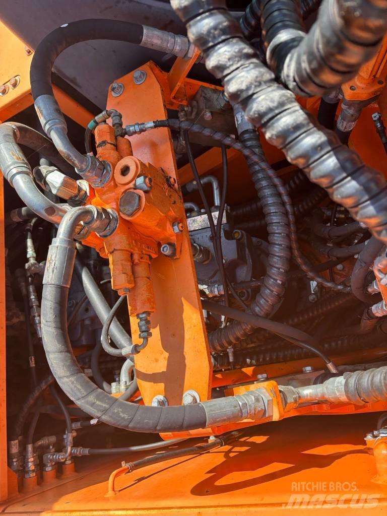 Doosan DX 210 W 旋轉式挖土機/掘鑿機/挖掘機