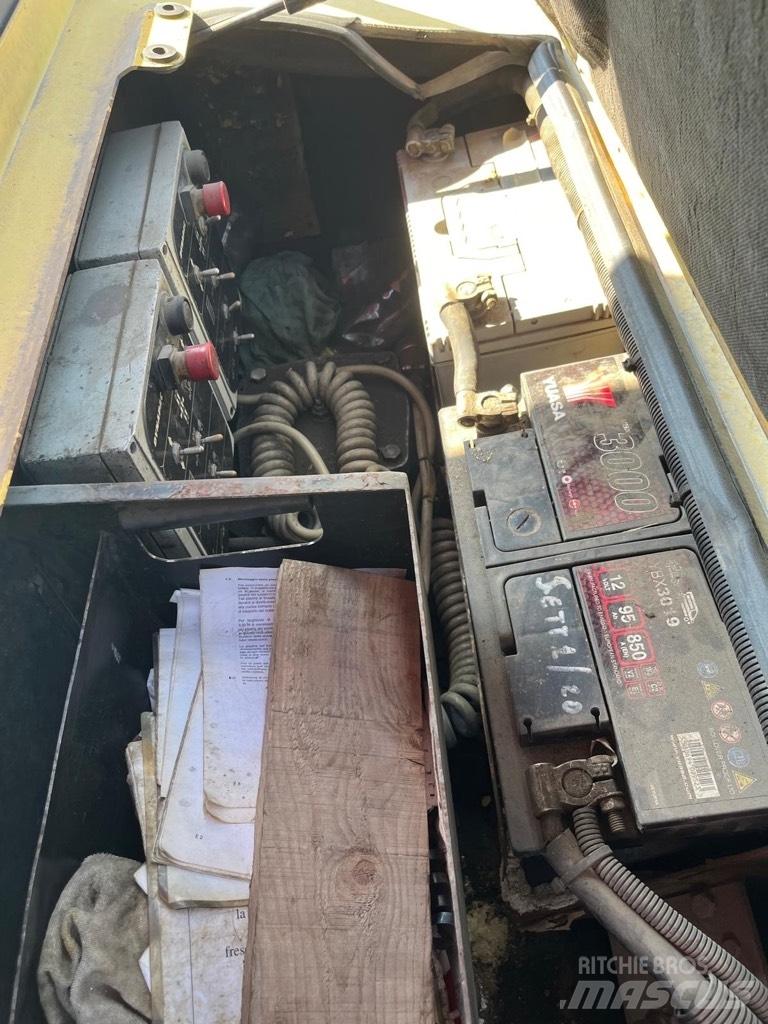 Dynapac F 141-4W/D 瀝青攤舖機/鋪路機