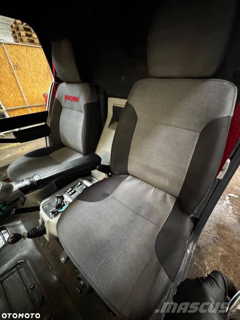 Bucher C 202 掃倉機