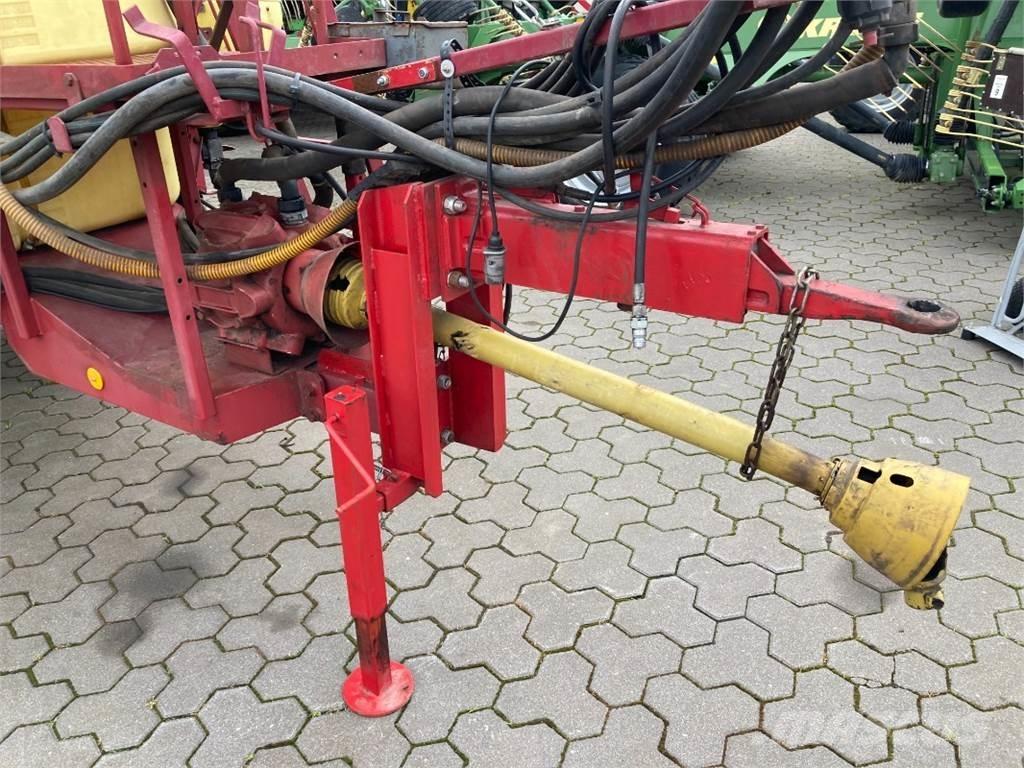 Hardi TYZ 2400 牽引式噴霧機