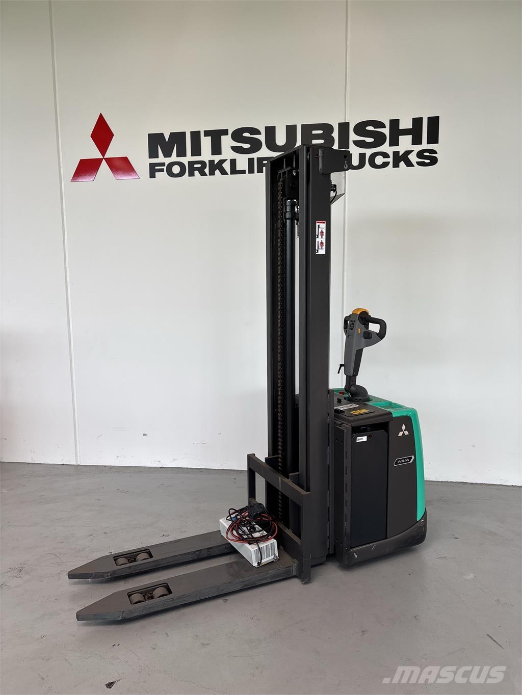 Mitsubishi SBV16P 自走式堆積機