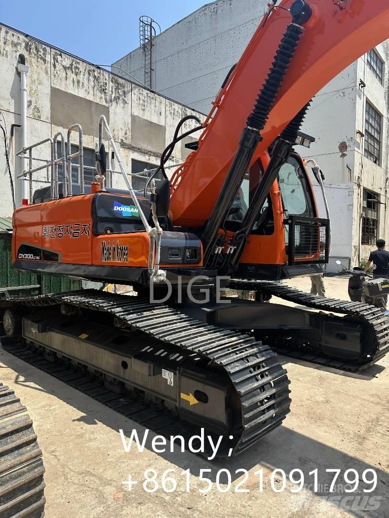 Doosan DX 300 中型挖土機/掘鑿機/挖掘機 7t-12t