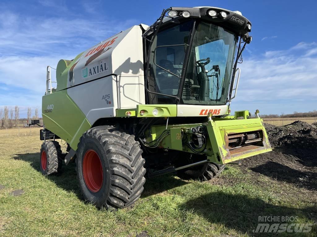 CLAAS Tucano 440 聯合收穫機