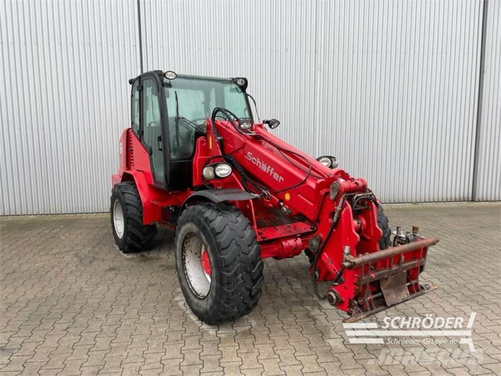 Schäffer 8610 T 輪胎式裝載機