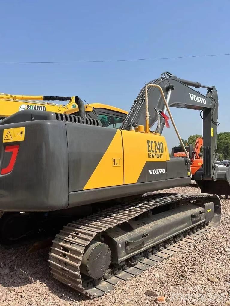 Volvo EC 240 履帶式 挖土機/掘鑿機/挖掘機