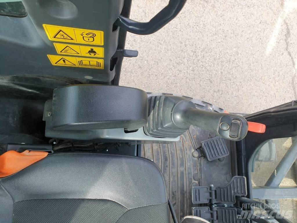 Kubota KX 042-4A 小型挖土機/掘鑿機<7t(小型挖掘機)