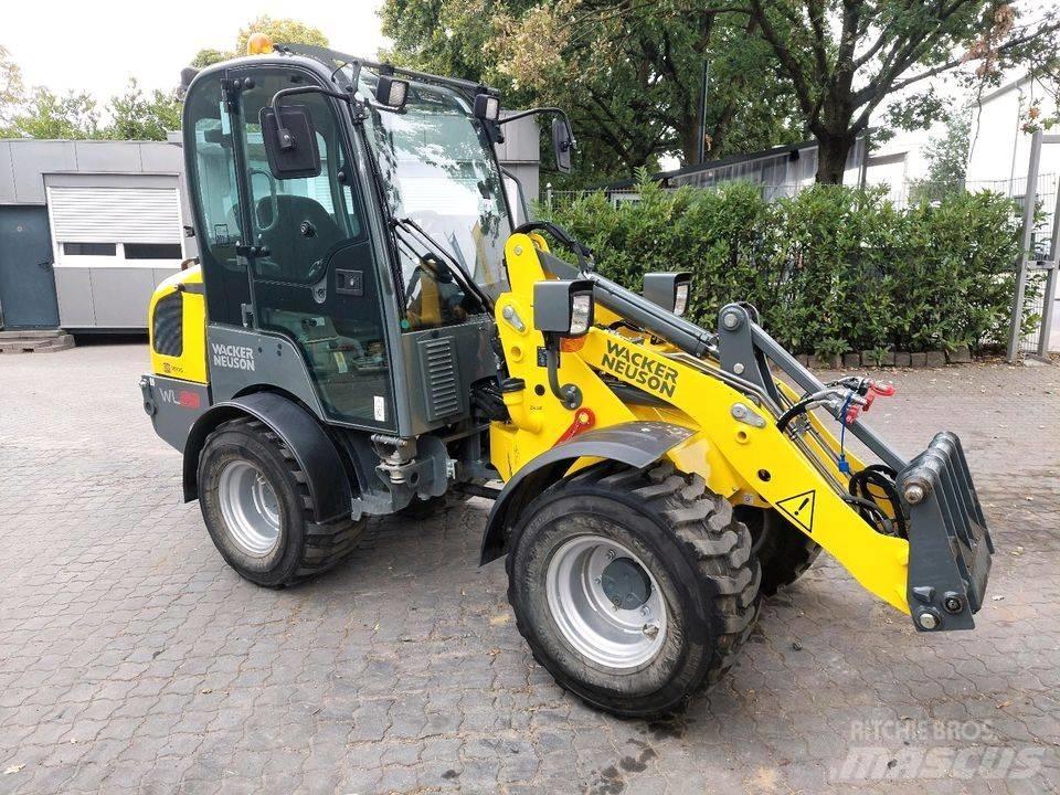Wacker Neuson WL28 輪胎式裝載機
