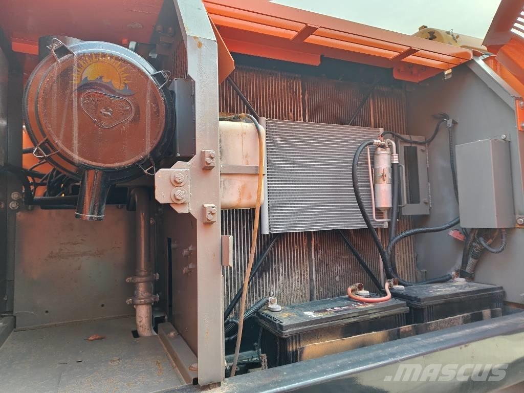 Hitachi ZX 210 履帶式 挖土機/掘鑿機/挖掘機