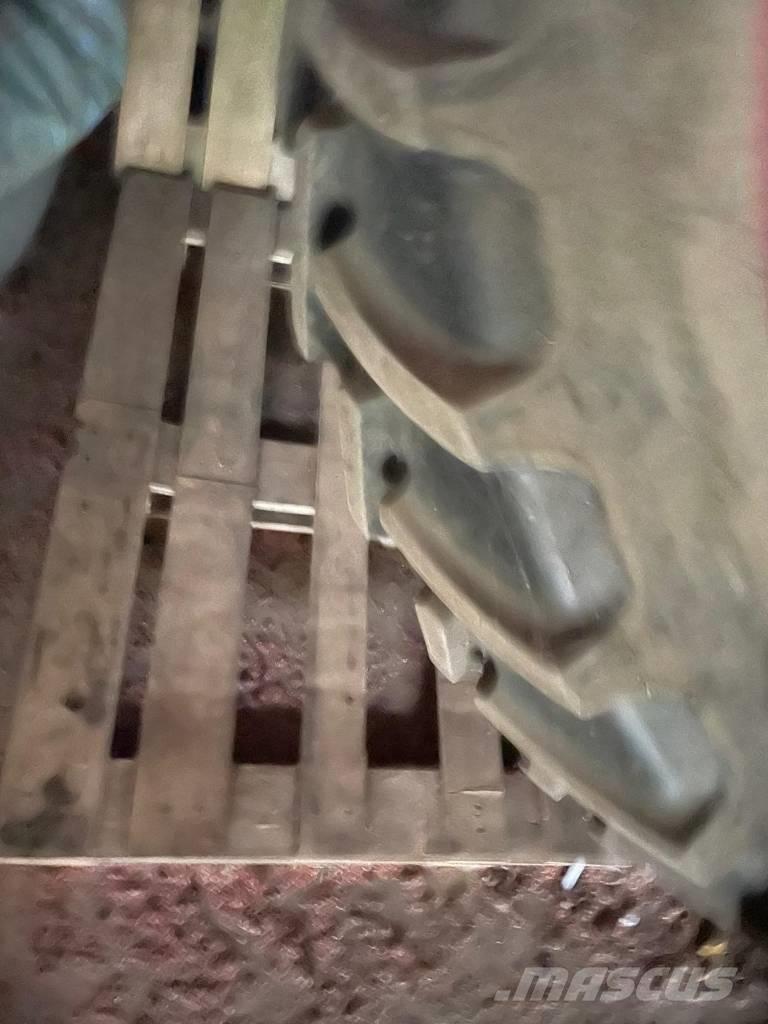 Stocks ROWCROPS 輪胎、車輪和輪圈