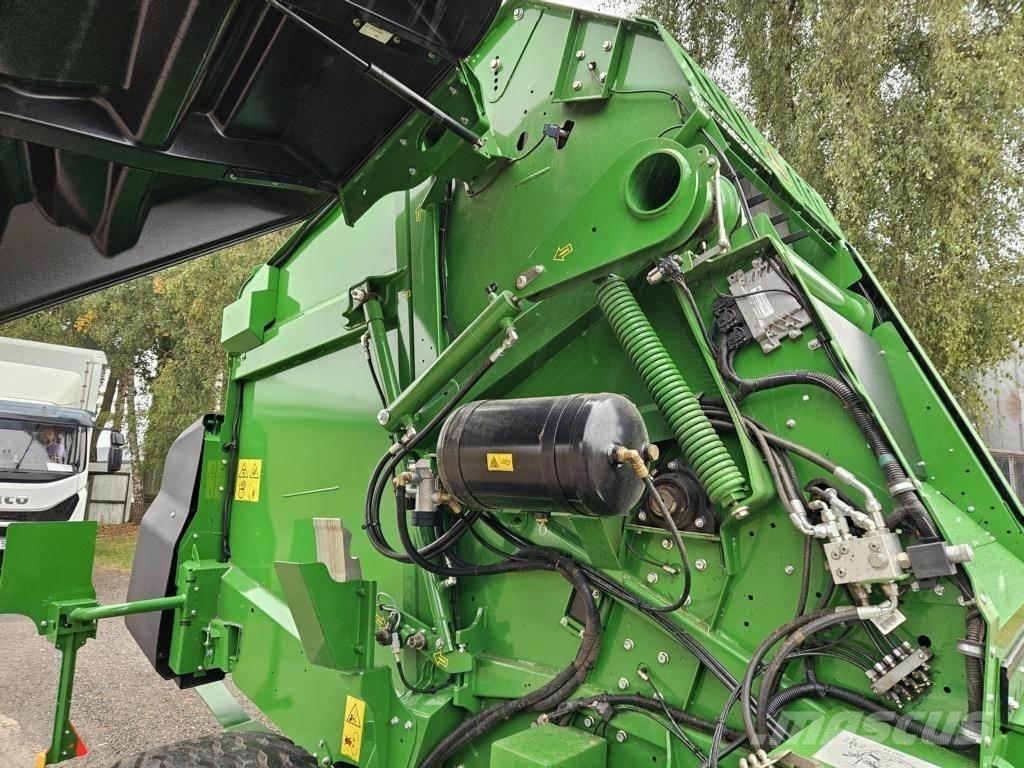 John Deere V461M 圓型牧草打包機